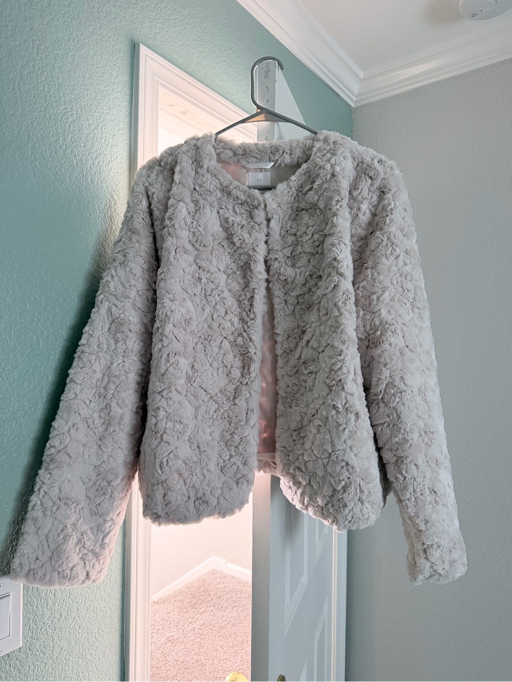 LC Lauren Conrad Plush Textured Faux Fur Jacket – XXL 🤍